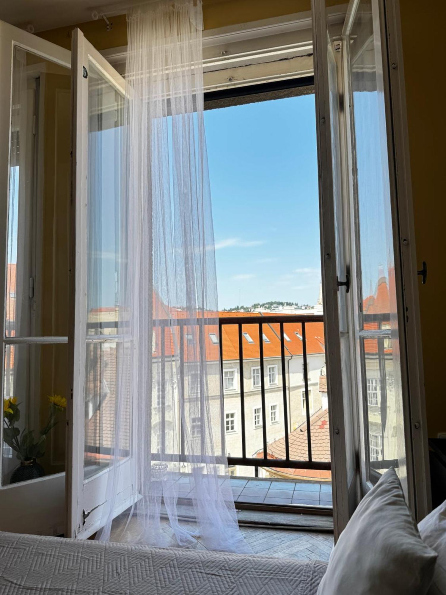 Extralarge Queen Room In The Heart Of Bratislava With Terrace Eksteriør billede