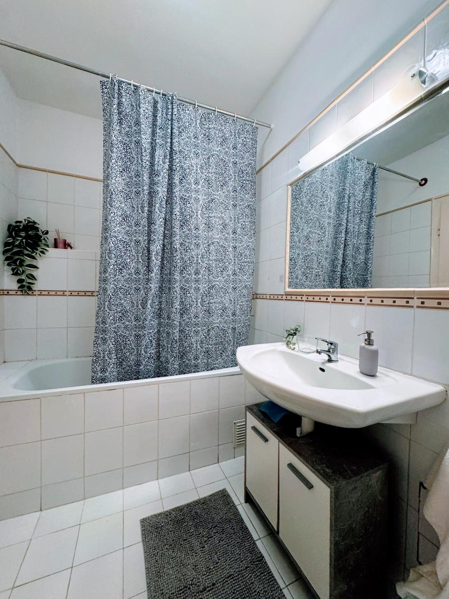 Extralarge Queen Room In The Heart Of Bratislava With Terrace Eksteriør billede